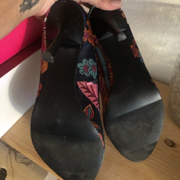 Vibrant Jewel Tone Flower Print Pep toe Heels - Picture 4 of 9